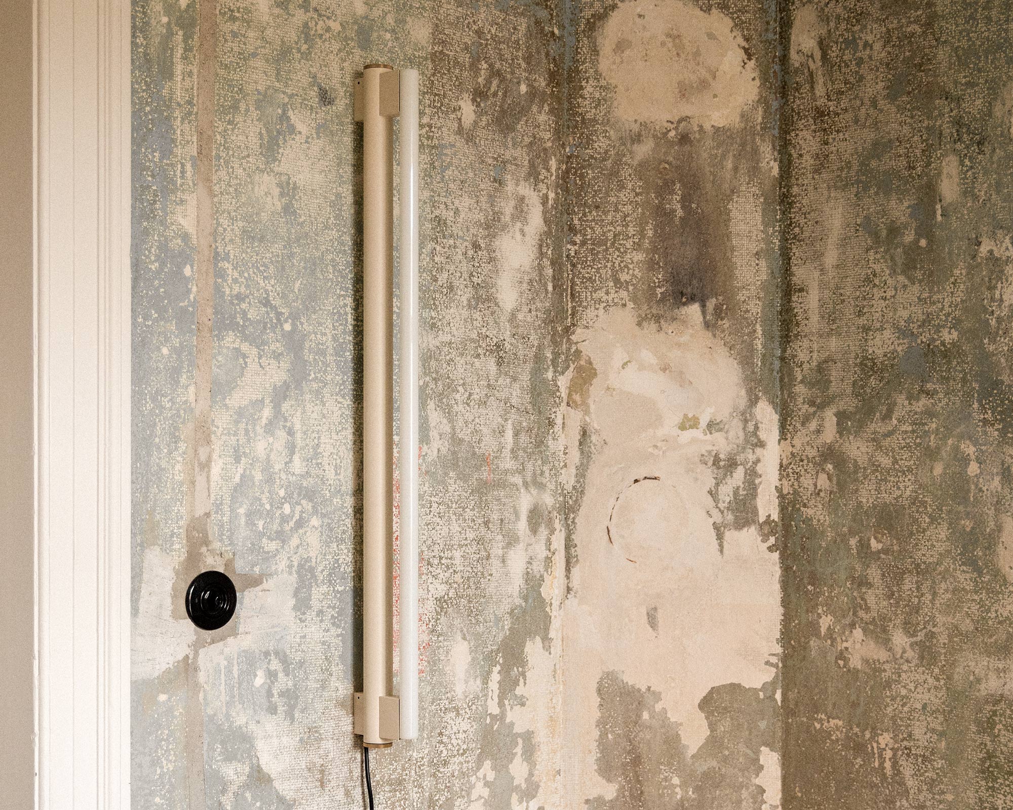 Eiffel Wall Lamp | Cream | Single 1000