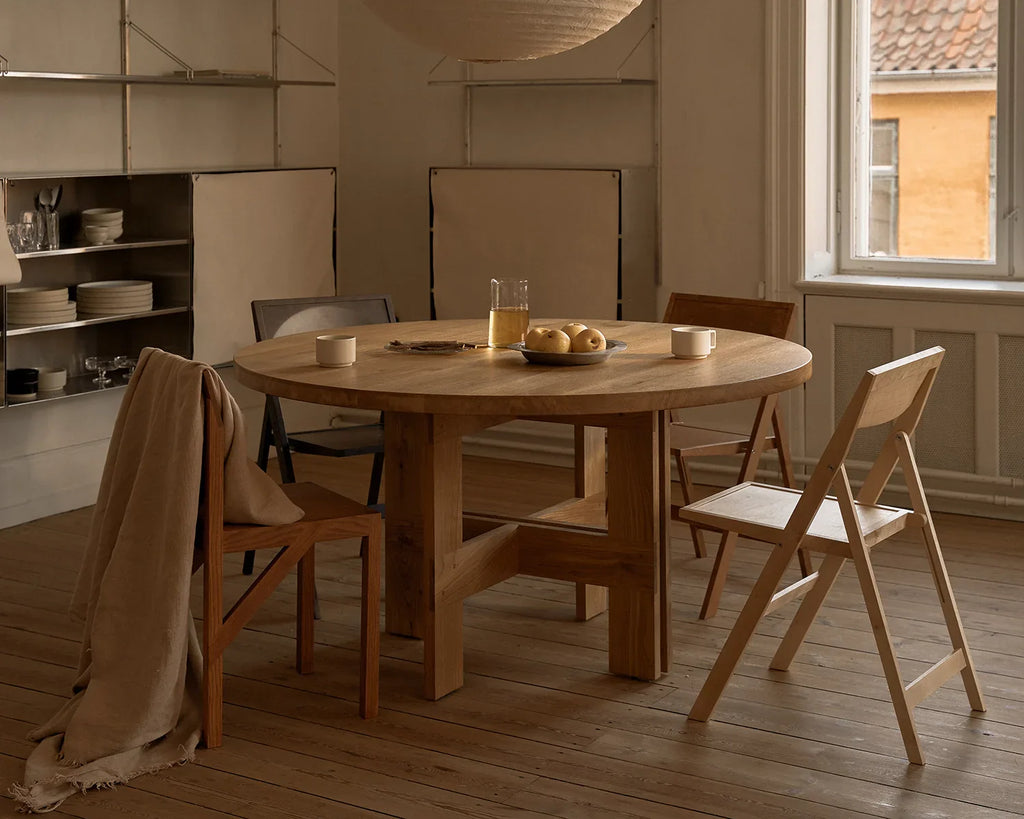 Farmhouse Trestle Table | Natural Oak | 140 Ø Round